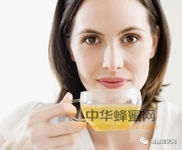 女性常喝蜂蜜，輕松做女神；今年三八節(jié)請叫女神節(jié)！