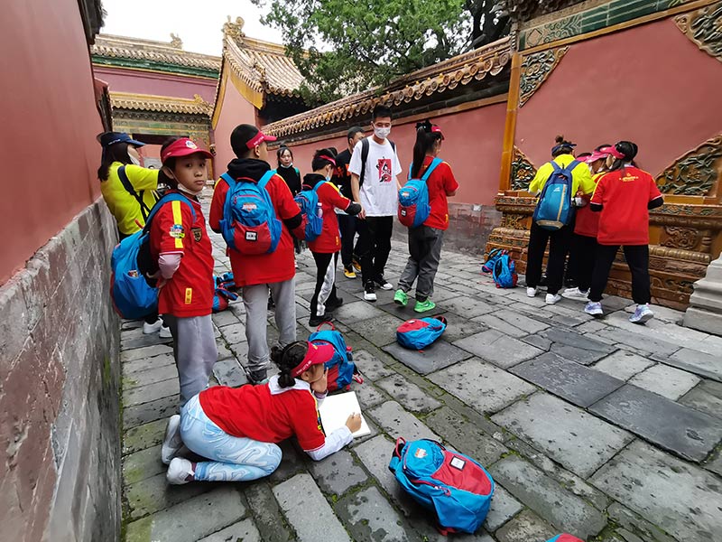 同升一面旗｜十一假期，游客們觀看升旗后歡呼：“祝福祖國越來越好”